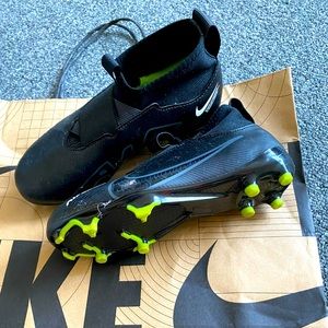 Nicks Air Zoom Soccer Cleats Boys Size 1